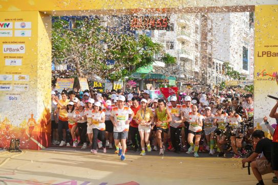 Giải Marathon Quốc tế VTV LP Bank - “Sắc màu hoàng hôn Cát Bà 2024”