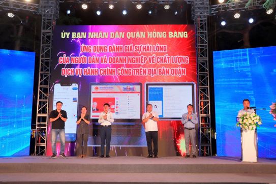 Đông đảo người dân được tham quan, trải nghiệm trong Ngày hội Chuyển đổi số quận Hồng Bàng năm 2024