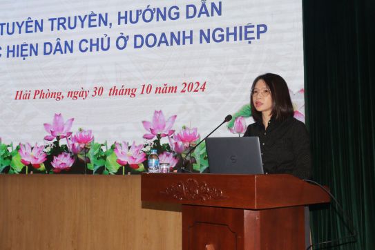 Tuyên truyền, hướng dẫn thực hiện dân chủ trong doanh nghiệp