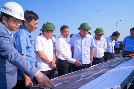Phó thủ tướng Thường trực Chính phủ Nguyễn Hòa Bình làm việc tại Hải Phòng: Ủng hộ, tạo mọi điều kiện thuận lợi để Hải Phòng phát triển