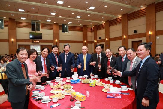 Gặp mặt gần 500 kiều bào và thân nhân Xuân quê hương Ất Tỵ 2025