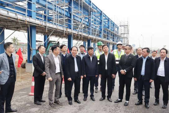 Bí thư Thành ủy thăm, động viên một số doanh nghiệp tiêu biểu trong Khu công nghiệp, Khu kinh tế