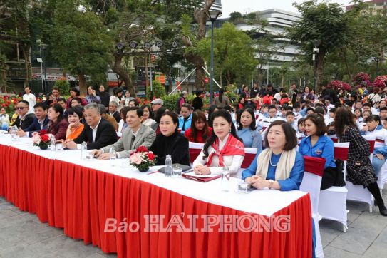 Khánh thành tượng đài Kim Đồng tại Dải trung tâm thành phố