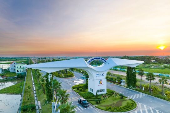 Diễn đàn Khu công nghiệp trục cao tốc phía Đông năm thứ hai liên tiếp