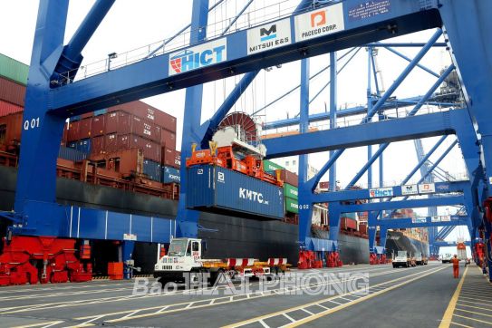 Thu ngân sách từ hoạt động xuất nhập khẩu khu vực Hải Phòng trong quý 1 đạt hơn 17.744 tỷ đồng