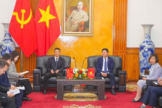 Đoàn đại biểu thành phố Phòng Thành Cảng, Quảng Tây (Trung Quốc) thăm, làm việc tại Hải Phòng