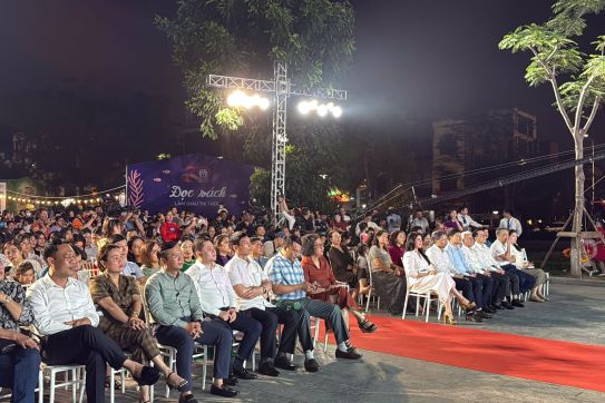 Khai mạc Đường sách 2025 với chủ đề “Đọc sách – Con đường hướng đến thành công”