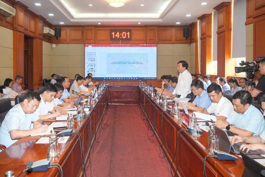 Thảo luận các giải pháp đầu tư kết nối giao thông, nhà ở và phương tiện hỗ trợ cán bộ Hải Dương về làm việc tại Hải Phòng