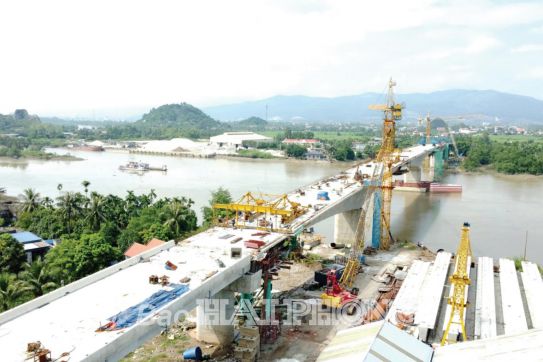 Tạo sức bật mới từ các công trình trọng điểm