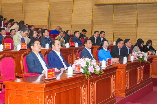 Phó Thủ tướng Chính phủ Bùi Thanh Sơn dự “Tết sum vầy – Xuân ơn Đảng cùng Công nhân viên chức lao động Hải Phòng