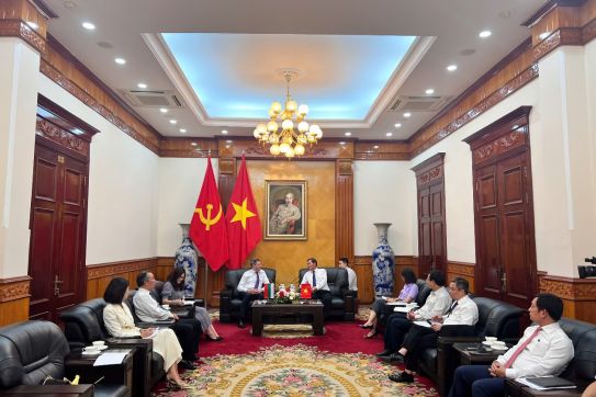 Chủ tịch Ủy ban nhân dân thành phố tiếp xã giao Đại sứ Bungari tại Việt Nam