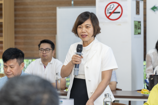 Đoàn đại biểu Đảng Công lý (PJ) Ác-hen-ti-na thăm làm việc tại Khu Công nghiệp Nam Cầu Kiền