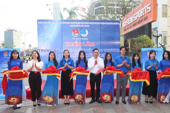 Khai mạc triển lãm trưng bày, giới thiệu và giao thương các sản phẩm khởi nghiệp của thanh niên địa phương