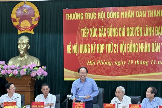 Các đồng chí nguyên lãnh đạo thành phố các thời kỳ Mong muốn HĐND thành phố đề ra các quyết sách duy trì tăng trưởng kinh tế ở mức cao