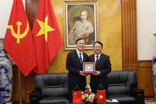 A Delegation from Ningbo City, Zhejiang Province (China), Pays a Courtesy Visit to Hai Phong City