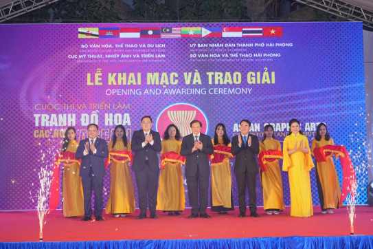  Opening of the first ASEAN Graphic Painting Exhibition 2024 held in Hai Phong   