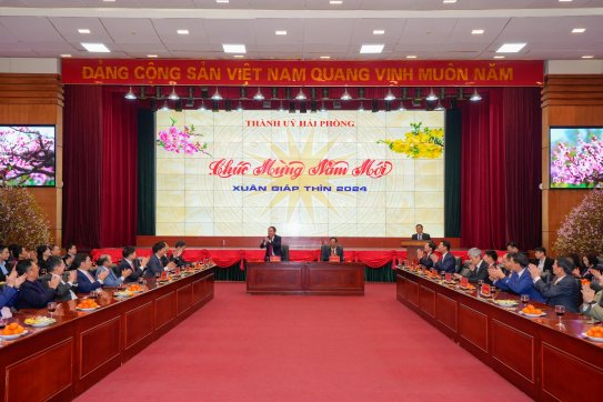 Thường trực Thành ủy gặp mặt, chúc Tết các cơ quan Văn phòng: Thành ủy, Đoàn ĐBQH và HĐND thành phố, UBND thành phố