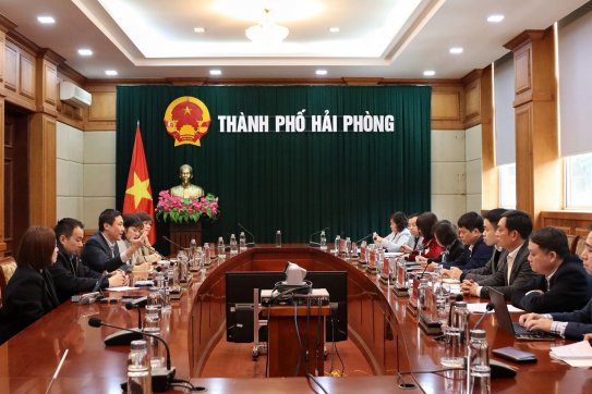 Phó Chủ tịch UBND thành phố Hoàng Minh Cường làm việc với Cơ quan Phát triển doanh nghiệp Singapore