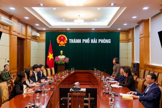 Phó Chủ tịch Ủy ban nhân dân thành phố Hoàng Minh Cường tiếp và làm việc với đoàn công tác Tập đoàn Sunwah Hồng Kông (Trung Quốc)