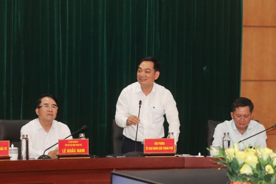 Khối thi đua các cơ quan tham mưu tổng hợp ký giao ước thi đua năm 2024