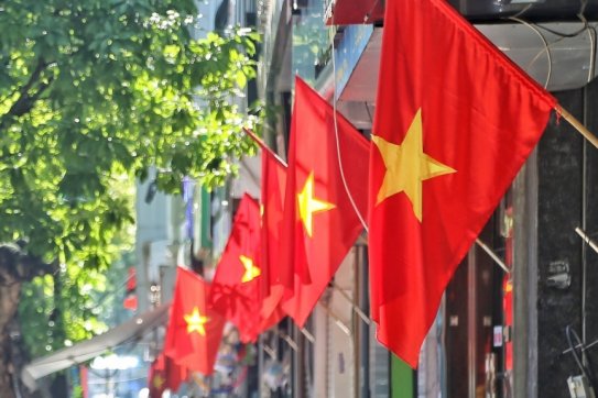 Thông báo treo Cờ Tổ quốc chào mừng những ngày lễ lớn trong tháng 5 và Kỷ niệm 69 năm Ngày giải phóng Hải Phòng