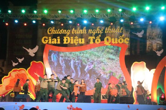 Chương trình nghệ thuật “Giai điệu Tổ quốc” Kỷ niệm 49 năm Ngày giải phóng miền Nam, thống nhất đất nước