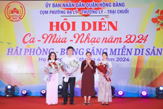 Quận Hồng Bàng: Hội diễn Ca - Múa - Nhạc chào mừng kỷ niệm các ngày lễ lớn và hưởng ứng Lễ hội Hoa Phượng Đỏ - Hải Phòng năm 2024