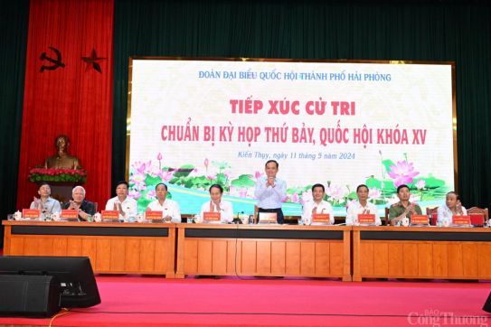 Bộ trưởng Nguyễn Hồng Diên và Đoàn đại biểu Quốc hội thành phố Hải Phòng tiếp xúc cử tri