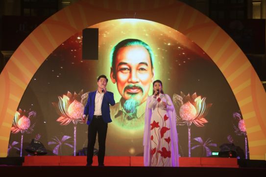 Chương trình nghệ thuật “Ơn Người sáng mãi niềm tin” Kỷ niệm 134 năm Ngày sinh Chủ tịch Hồ Chí Minh