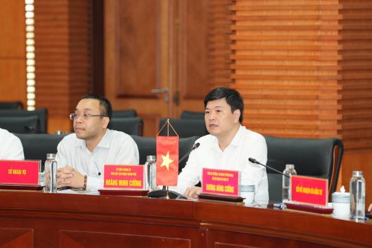 Phó Chủ tịch UBND thành phố Hoàng Minh Cường tiếp Đoàn chuyên gia về kinh tế vĩ mô của Lào