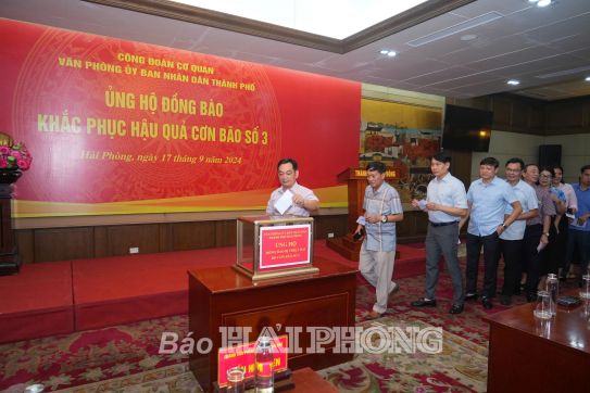 Công đoàn cơ quan Văn phòng UBND thành phố: Phát động quyên góp ủng hộ đồng bào khắc phục hậu quả bão số 3