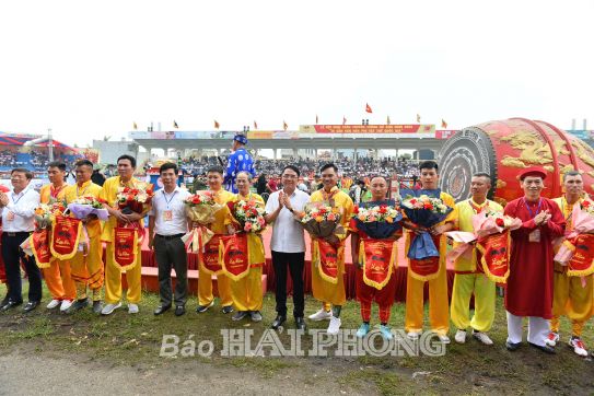 Lễ hội chọi trâu truyền thống Đồ Sơn 2024: Trâu số 04 của phường Hải Sơn giành ngôi vô địch