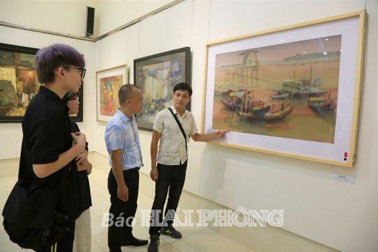 Mở “trang mới” với mỹ thuật thành phố Cảng