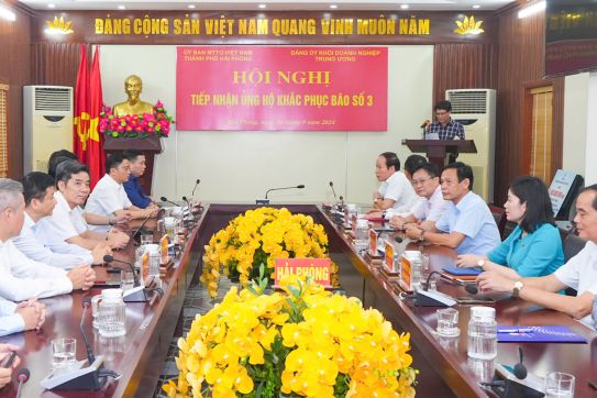 Đảng ủy Khối Doanh nghiệp Trung ương trao kinh phí hỗ trợ thành phố Hải Phòng khắc phục thiệt hại do ảnh hưởng của Bão số 3