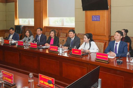 한국 기업들은 하이퐁에서 협력과 투자를 확대할 기회를 모색하고 있습니다.