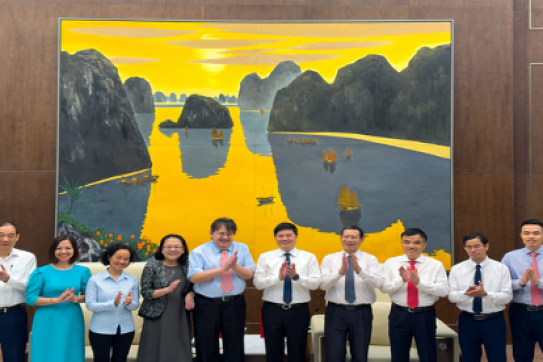 Vice Chairman of the City People’s Committee Hoang Minh Cuong receives and holds working session with the Ambassador of the Republic of Austria to Vietnam