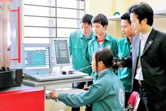 Hai Phong: Mobilizing to Implement New Government Policies on Human Resource Development