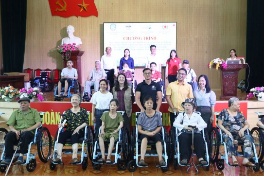 Hai Phong City approves humanitarian wheelchair aid from Giving It Back to Kids (USA) to support people with disabilities