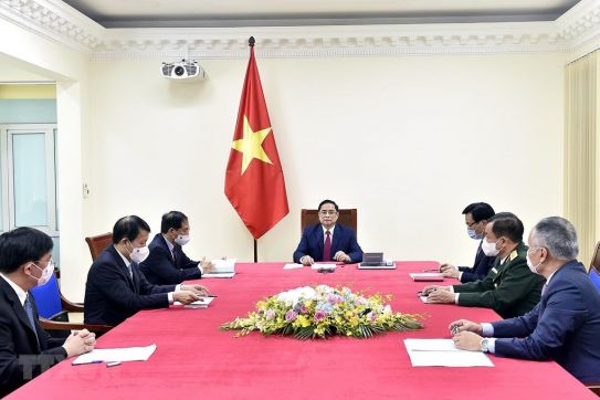 ​越南政府总理范明正与中国国务院总理李克强举行电话会谈