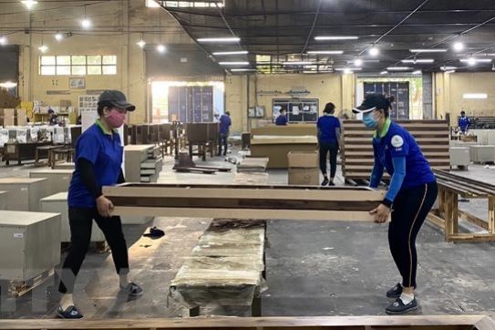 Hàng nội thất Việt bị áp thuế cao: Áp lực với nhà bán lẻ Canada